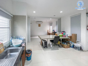 *******อาคารพาณิชย์มือสอง ย่านนนทบุรี ม.สายัณห์1 ติวานนท์ เนื้อที่กว่า 72 ตร.ว. ฟังก์ชัน 4 ห้องนอน 5 ห้องน้ำ จอดรถได้ถึง 3 คัน แถมฟรี !! เครื่องปรับอากาศ 6 เครื่อง สุดยอดทำเลหายาก! ใกล้เดอะมอลล์งามวงศ์วาน จุดขึ้นทางด่วน "งามวงศ์วาน" และรถไฟฟ้า "สถานีสนามบินน้ำ" ! ที่จะตอบโจทย์ชีวิตคนเมืองได้อย่างครบครัน